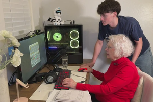 Cụ bà 81 tuổi vẫn lên sóng livestream chơi game, tất cả chỉ vì một nguyên nhân, cả cộng đồng phải cảm động