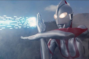 Tượng đài Ultraman "bán mình" cho AI và tiền ảo khiến fan phẫn nộ