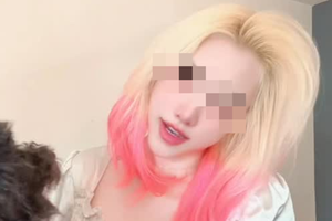 Quay video với thú cưng, hot girl bất ngờ gặp sự cố nhạy cảm