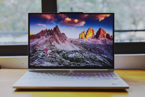 Lenovo Legion 7i Gen 10 - Laptop gaming không chỉ mạnh mà còn đẹp lung linh và rất thông minh