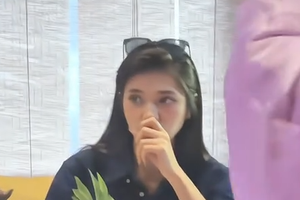 Mỹ nhân phim trăm tỷ ngồi ăn cũng được khen đẹp từ mặt đến tay