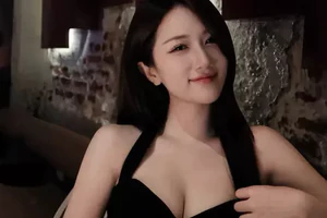 Bị anti cố tình xúc phạm đời tư, MC Linh Nắng có màn phản pháo sâu cay