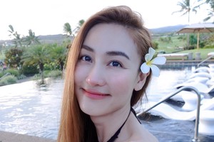 Nữ diễn viên U50 "chơi lớn", đón sinh nhật bằng bộ ảnh "mát mẻ" khiến CĐM ngỡ ngàng