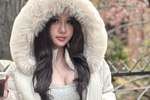 Kết thúc năm cũ bằng bộ ảnh "du xuân" thưởng hoa, hot girl này nhanh chóng "đốn tim" triệu anh em game thủ