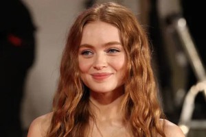 Nhan sắc "vô thực" của mỹ nhân Hollywood đang định nghĩa lại chuẩn mực cái đẹp Gen Z