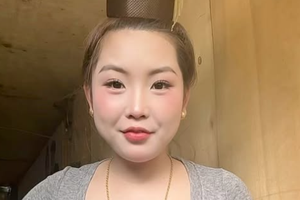 Tiết lộ cách đội mũ bảo hiểm, cô gái xinh đẹp thu về gần 1,5 triệu view