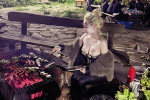 Ngồi nướng thịt, hot girl bất ngờ "viral", được vô số anh em lan truyền hình ảnh khắp MXH