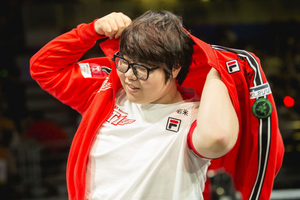 Hỗ Trợ huyền thoại Wolf bất ngờ bị "khui" quá khứ "bất hảo" khiến cộng đồng tranh cãi