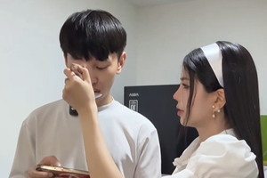 Mai Dora thẳng tay "tương tác" Văn Tùng, phản ứng của CĐM mới là điều gây chú ý