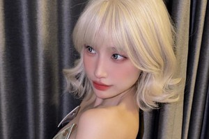 Lily Phan gây "choáng" với bộ ảnh thả dáng "nuột" như gái 18, fan trầm trồ "nhìn thôi đã thấy rạo rực"