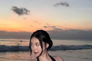 Hot girl vẫn khiến cư dân mạng bùng nổ vì vẻ ngoài bốc lửa, khẳng định mình là một “nhà sáng lập ngành thẩm mỹ”