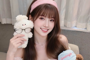 Nhẹ nhàng thả dáng, Như Hexi "đốn tim" người xem với nhan sắc "cam thường" không chê vào đâu được