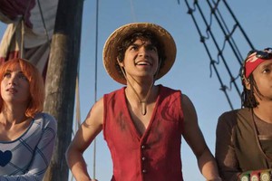 Top 10 "trứng phục sinh" điên rồ nhất One Piece live-action mùa 2, Sabo và Jinbe chính thức lộ diện