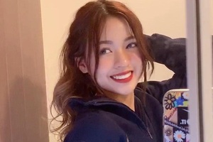 "Hot girl trứng rán" tự tin khoe làn da mộc mạc, nhan sắc thực sự cực mướt sau nhiều lần "dìm hàng"!