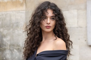 Bản sao hoàn hảo của "người đàn bà đẹp" bùng nổ visual khiến fan đứng ngồi không yên vì quá đỗi gợi cảm