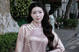 "Thả dáng" ở quán Cafe, hot girl khiến người xem mê mẩn vì "xinh như AI", cứ nhìn cam là có ngay ảnh đẹp