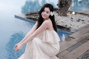 Hot girl Ý Nhi "thả dáng" khoe đường cong mướt mắt, "nữ thần bãi biển" là đây!