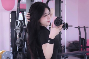 Cận cảnh nhan sắc cô nàng tự nhận "nghiện check-in" phòng gym, tập là phụ, khoe đường cong mới là chính!