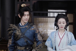 Gương mặt đáng sợ của Địch Lệ Nhiệt Ba