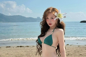 Hướng dẫn tạo dáng đi biển, bộ ảnh của hot girl này khiến người xem không thể rời mắt