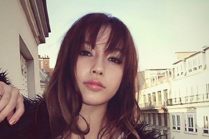 Showbiz có duy nhất 1 mỹ nhân diễn dở đến mức bị bạn diễn cạch mặt, quản lý mắng giữa đường cũng không dám cãi