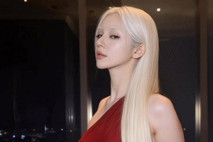 Hot girl sở hữu vẻ đẹp siêu thực, thế nhưng quay video "lùa gà" mới khiến tất cả vỡ lẽ là... AI