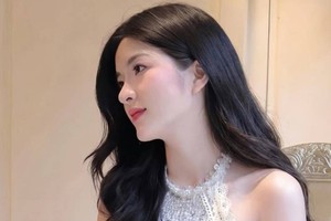 Ngẫu hứng biểu diễn ảo thuật, cô giáo xinh đẹp khiến CDM hết lời khen ngợi