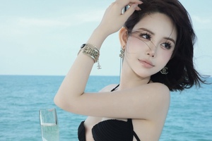 Lisa "bản Việt" tung ảnh đi biển: Từ ngọt ngào đến quyến rũ đều cân đẹp!