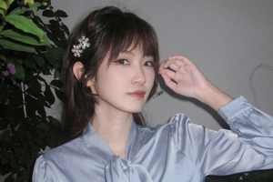 Nữ MC danh tiếng LPL thay đổi ngoại hình khiến fan ngỡ ngàng