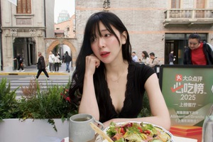 Nữ thần mặt mộc bị fan nam quay xe