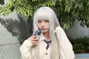 Cận cảnh màn "xóa xăm" của các nữ coser xinh đẹp, hóa ra để hóa trang cần phải chịu đau đớn đến mức này
