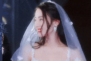 Mỹ nhân mặc váy cưới đẹp nhất showbiz gọi tên Địch Lệ Nhiệt Ba!