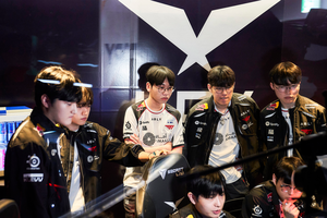 Cặp tuyển thủ T1 đã gần như "tàng hình" trong trận thua Gen.G