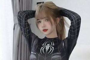 Biến hình thành người nhện, nữ TikToker khiến dân tình điêu đứng