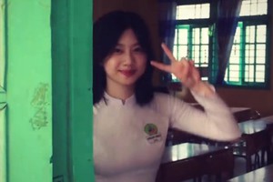 "Bạch nguyệt quang" đến từ Đồng Tháp gây sốt với clip 21 giây trong lớp học