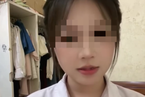 Có hành động phản cảm trước khi ra trường, nữ TikToker làm dấy lên làn sóng phẫn nộ