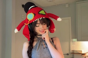 Hóa thân thành "Cho'Gath", nữ streamer bất ngờ "viral" vì quá đỗi dễ thương