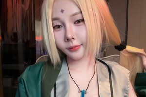 Cosplay Tsunade chuẩn "100%", hot girl này đang làm anh em game thủ phải "náo loạn"