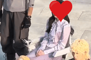Đại mỹ nhân showbiz đẹp lên tỷ lần nhờ ngồi xe lăn: Thời trang điểm 10, khí chất 100 còn nhan sắc 1000