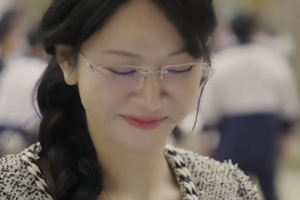 Giữa bão drama bủa vây, Lê Bống bất ngờ có động thái: Thản nhiên đăng ảnh đi học, mặc kệ thị phi bóc phốt?