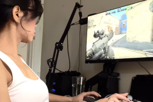 Góc máy "độc" của nữ game thủ xinh đẹp, khiến người xem không thể rời mắt
