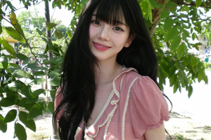 "Nữ thần AI" tung loạt ảnh đời thường đẹp như phim điện ảnh: Mặt mộc đúng chuẩn tình đầu quốc dân