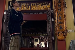 Cổ vũ T1 tới mức "tâm linh" quá đà, fan girl bất ngờ viral trên MXH