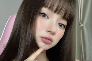 "Bùng nổ" với màn khoe dáng táo bạo của Chi Củ Cải, hóa ra sức "nóng" của hot streamer ngày nào vẫn còn đây