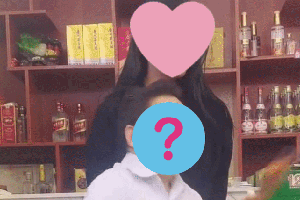 Nam diễn viên lùn nhất showbiz: Chỉ cao 1,28m, ngủ bụi ngoài công viên - gầm cầu vẫn cưới được 4 cô vợ trẻ đẹp