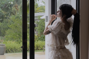 Ciin càng ngày càng đẹp, chỉ khoe ảnh thư giãn trên giường cũng đủ khiến CĐM chao đảo vì si mê
