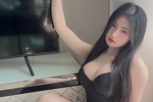 Quay "content chơi chơi", My Tây bất ngờ ngã sõng soài khiến người xem hoảng hốt