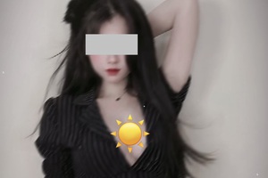 Đằng sau chiếc "bẫy mật": Gái xinh diện đồ hở hang để dụ dỗ fan nam vào group kín quảng cáo cá độ, cờ bạc