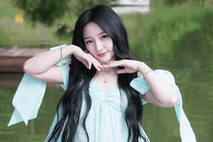 Hoa Nhật Huỳnh lão hóa ngược, khiến CĐM phải "dụii mắt" với nhan sắc ngày càng thăng hạng