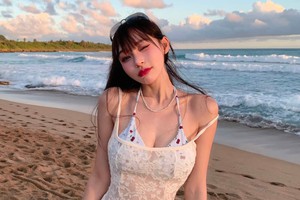 Nạp ngay "Vitamin Sea" cùng nàng mẫu ngoại quốc xinh đẹp